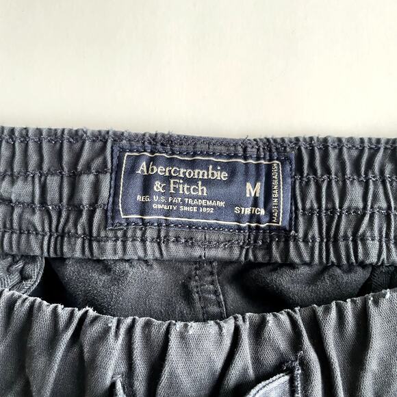 Abercrombie & Fitch  Men's Black Jogger Size M Disressed - Picture 5 of 16